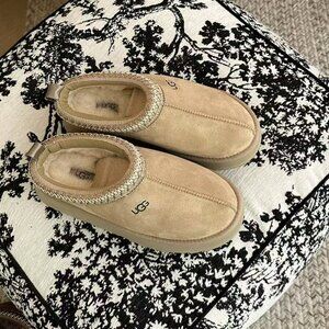 UGG Tasman Platform Slipper in Mustard Seed